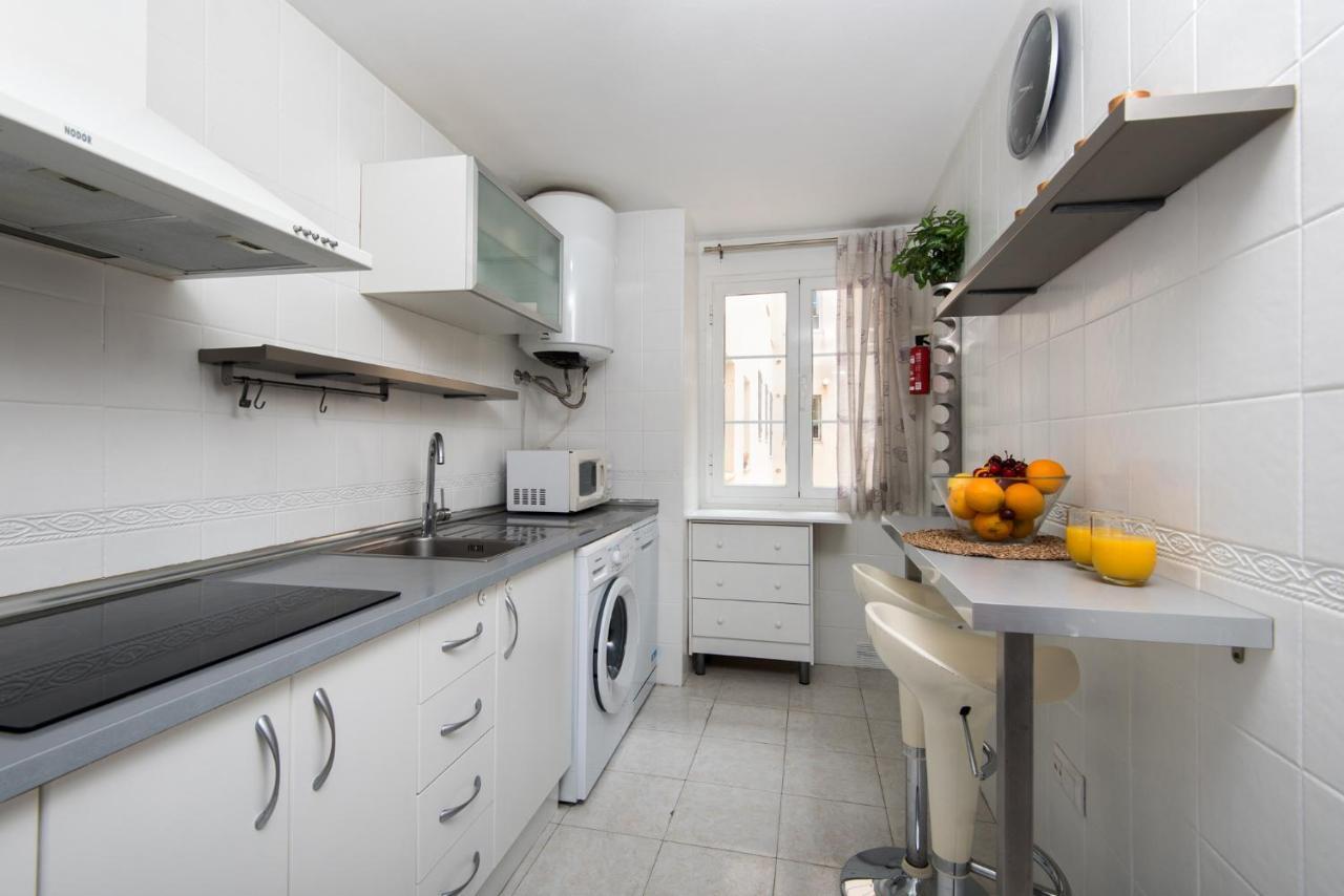 Center Apartment 2Bed 2B Aircon Wif And Parking Free Málaga Eksteriør billede